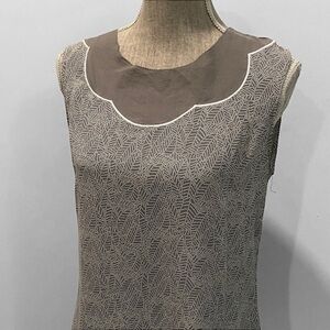 Banana Republic Grey Sleeveless Top Size Small Feminine & Versatile